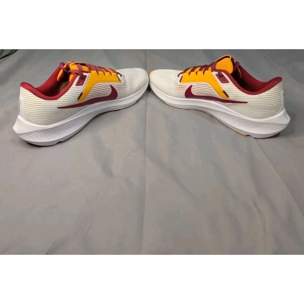Nike Zoom Pegasus 40 USC Official‎ USC Trojans Issued Running Shoes 9.5 NWOB